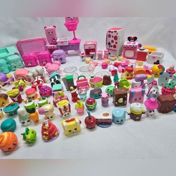 Huge Moose Shopkins Lot- Dolls, Figures, and Accessories + Disney Waffle Set - Picture 16 of 17